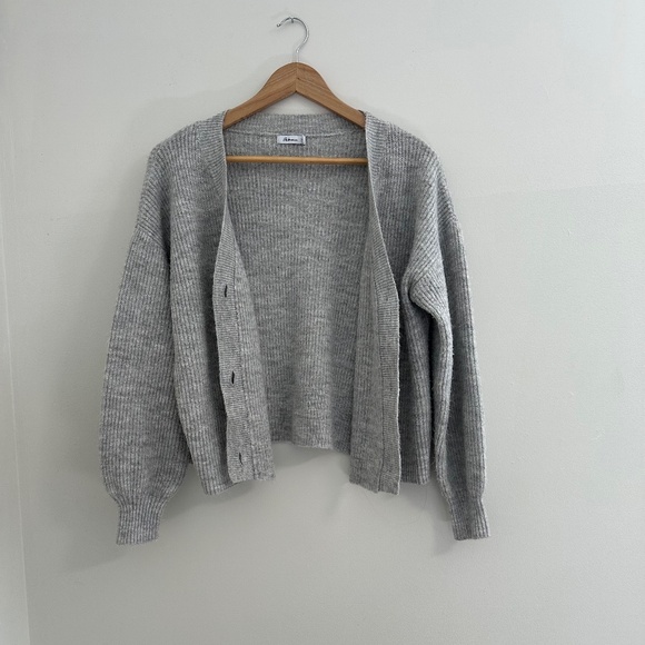 Reitmans  Women’s Medium Light Gray Long Sleeve Button Up Cardigan - Picture 2 of 6